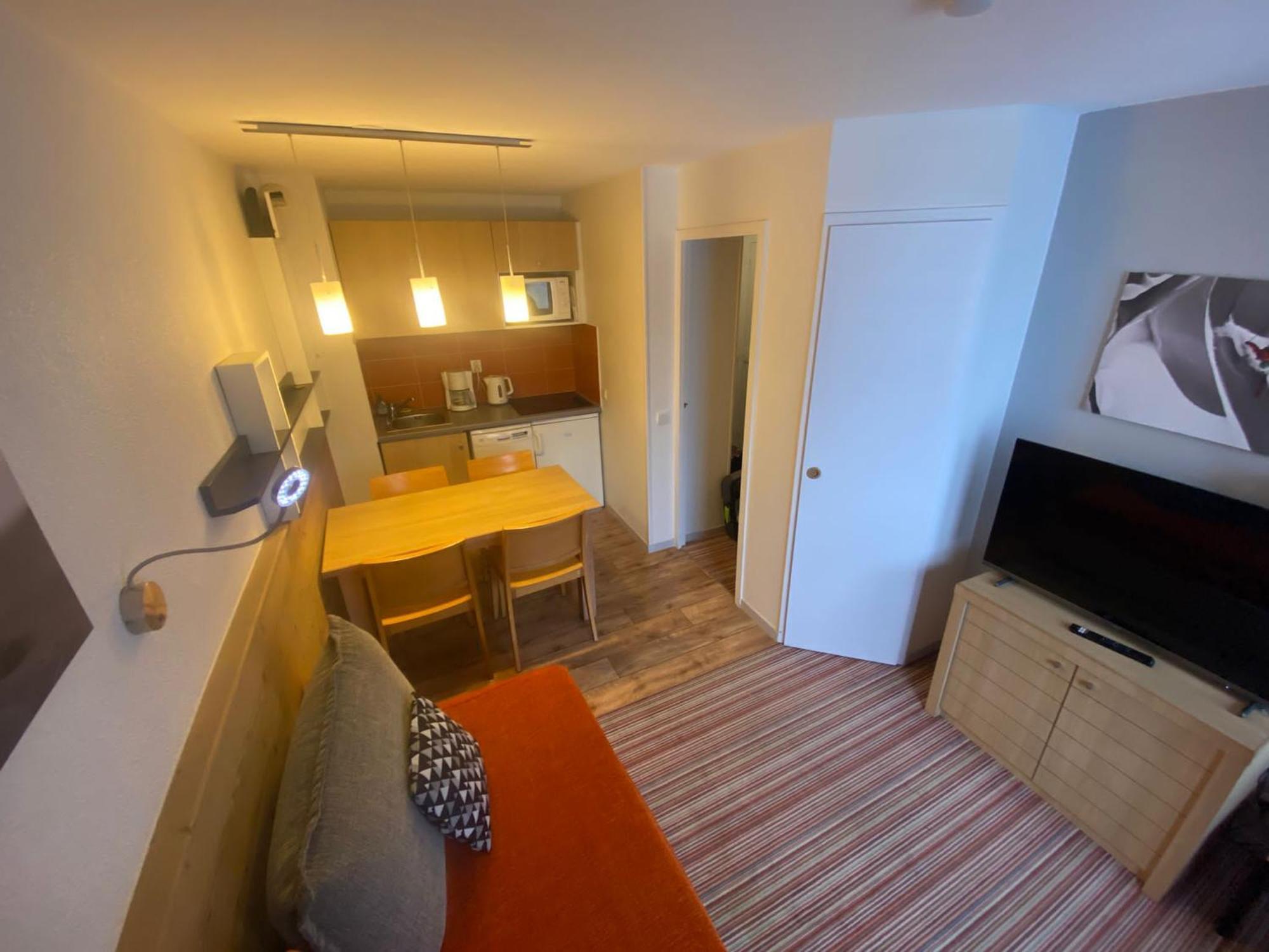 Ski-in Ski-out 1 Bed, La Tania * Courchevel