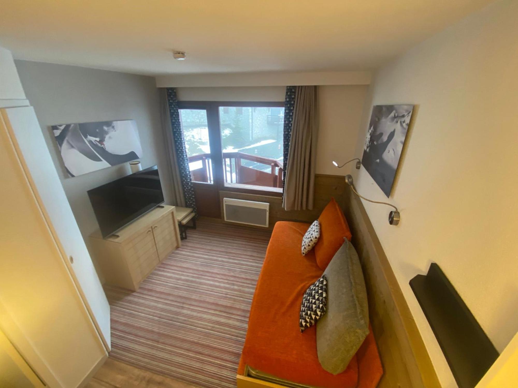 Ski-in Ski-out 1 Bed, La Tania Courchevel