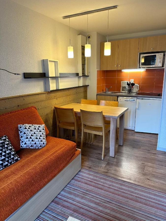 Ski-in Ski-out 1 Bed, La Tania Apartment Courchevel
